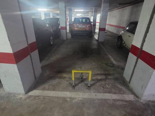 Garaje en Alquiler en Calle Concha Lagos, 3 en Martín Carpena - Torre del Río