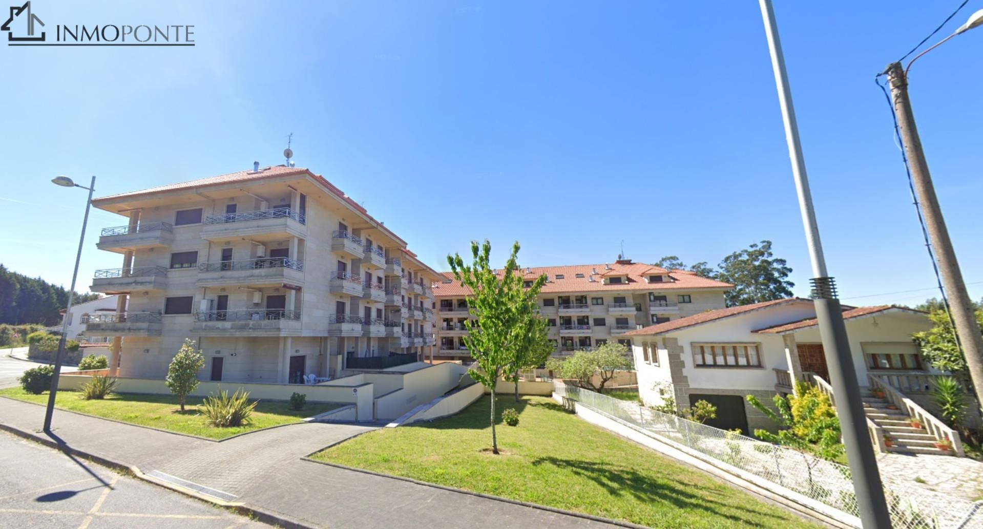 Exterior view of Garage to rent in Sanxenxo