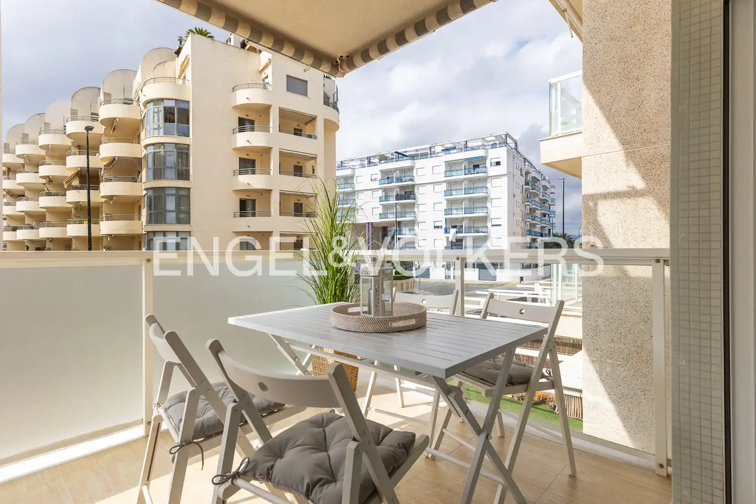 Terrassa de Pis de lloguer en Daimús amb Aire condicionat, Calefacció i Jardí privat