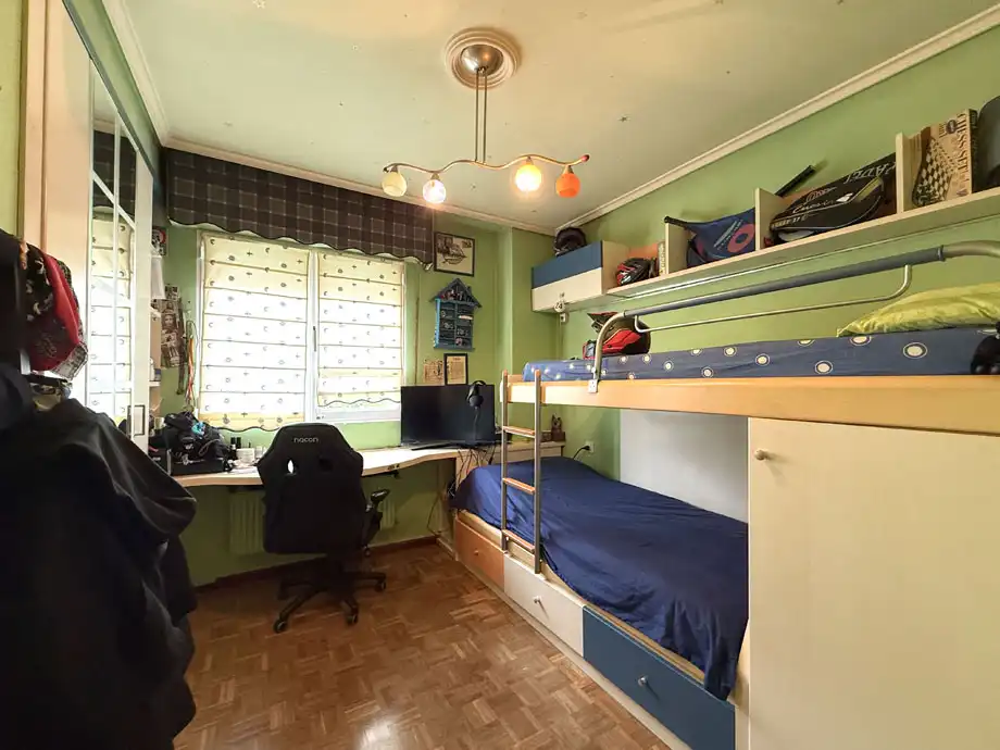 Habitación de Piso en venta en Vitoria - Gasteiz con Calefacción, Parquet y Terraza