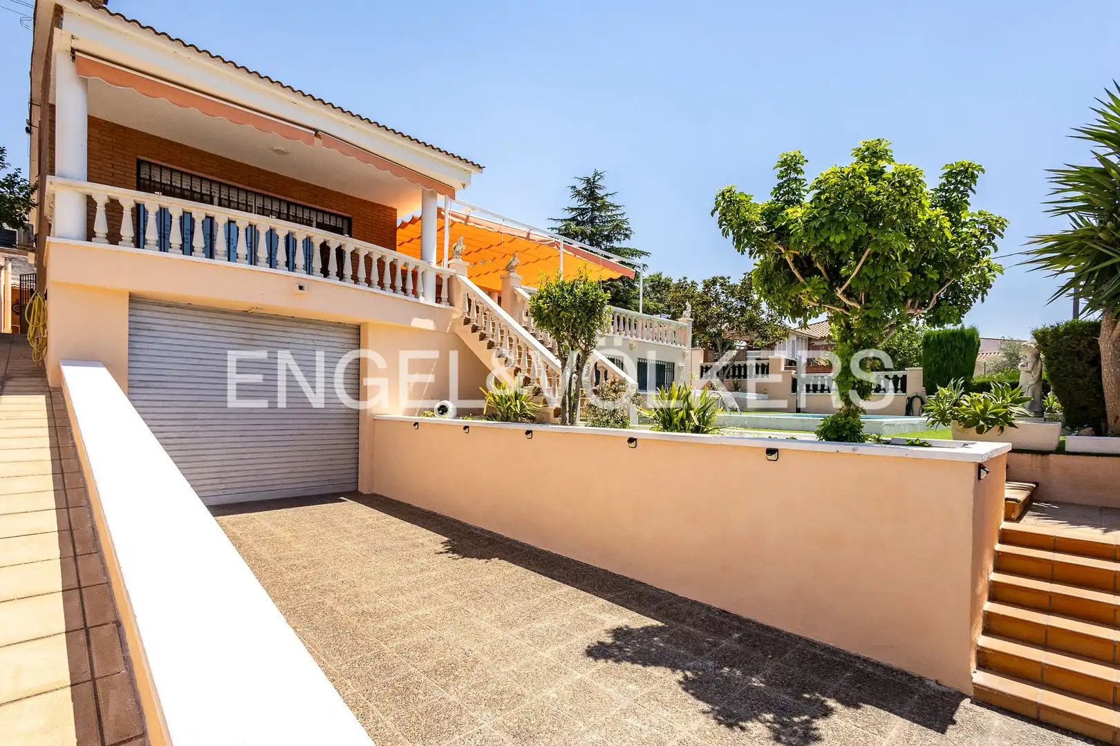 Vista exterior de Casa o chalet de alquiler en Viladecans con Aire acondicionado, Calefacción y Jardín privado