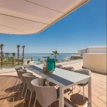 Apartament amb piscina en venda a Estepona Pueblo, imagen 2
