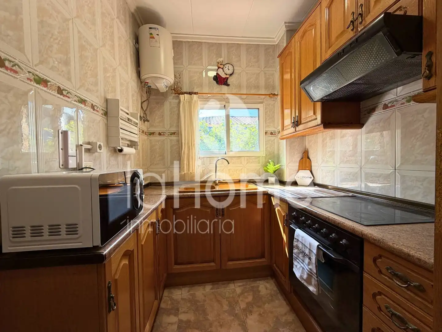Küche von Haus oder Chalet zum Verkauf in Paterna mit Klimaanlage, Privatgarten und Terrasse