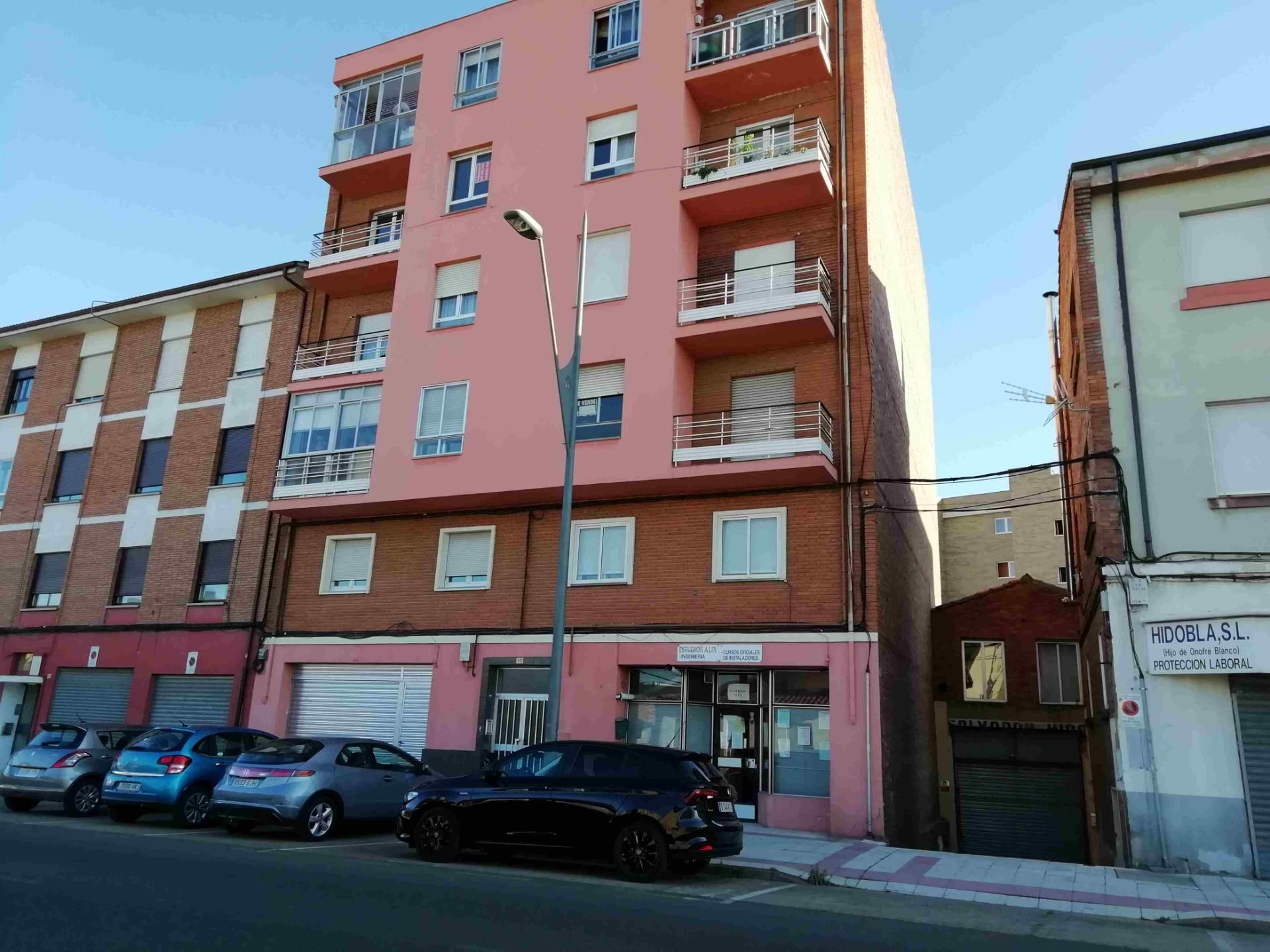 Exterior view of Flat for sale in León Capital   with Heating and Terrace