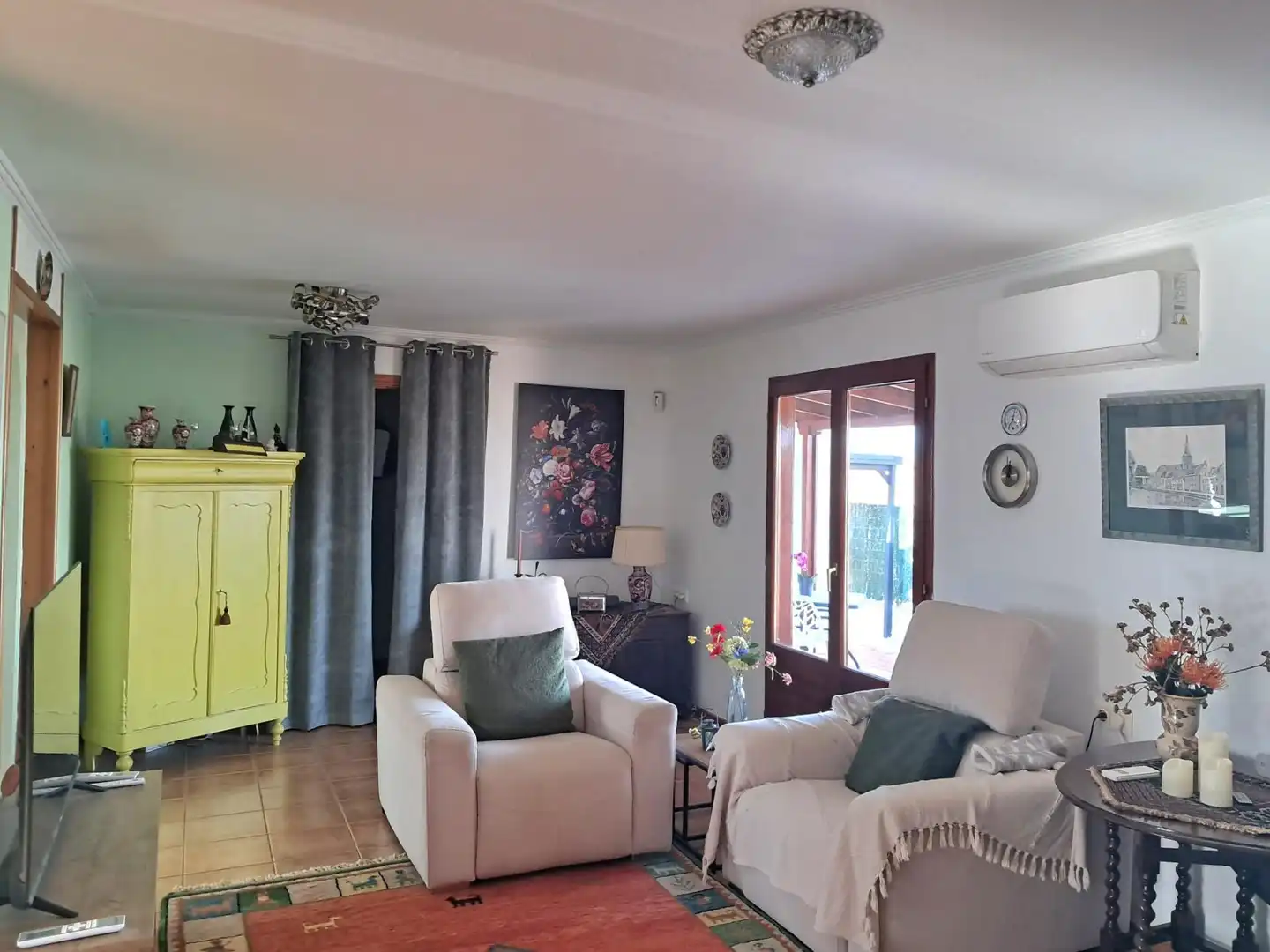 Sala d'estar de Casa o xalet en venda en Elche / Elx amb Aire condicionat, Jardí privat i Terrassa