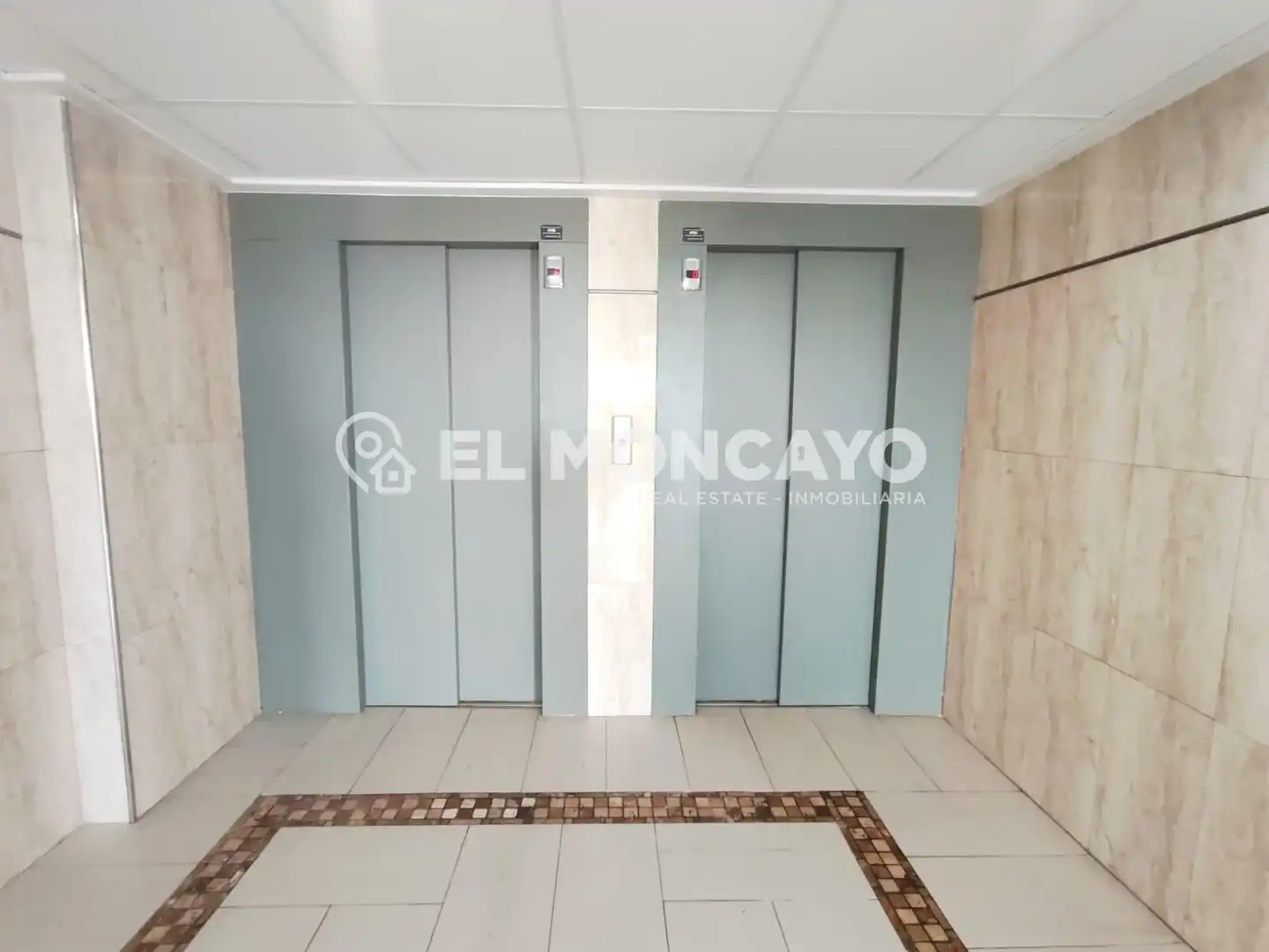 Parking de Apartamento en venta en Santa Pola con Terraza y Amueblado