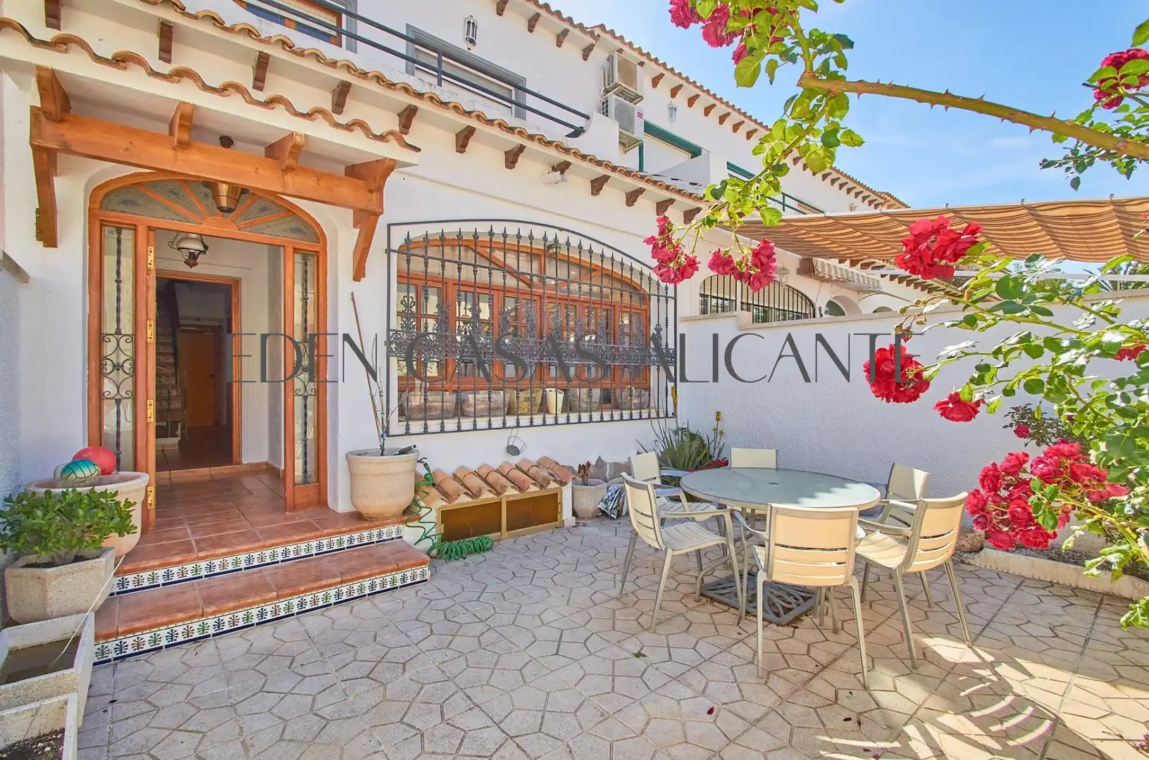 Exterior view of Houses for sale in El Campello  with Heating, Terrace and Storage room