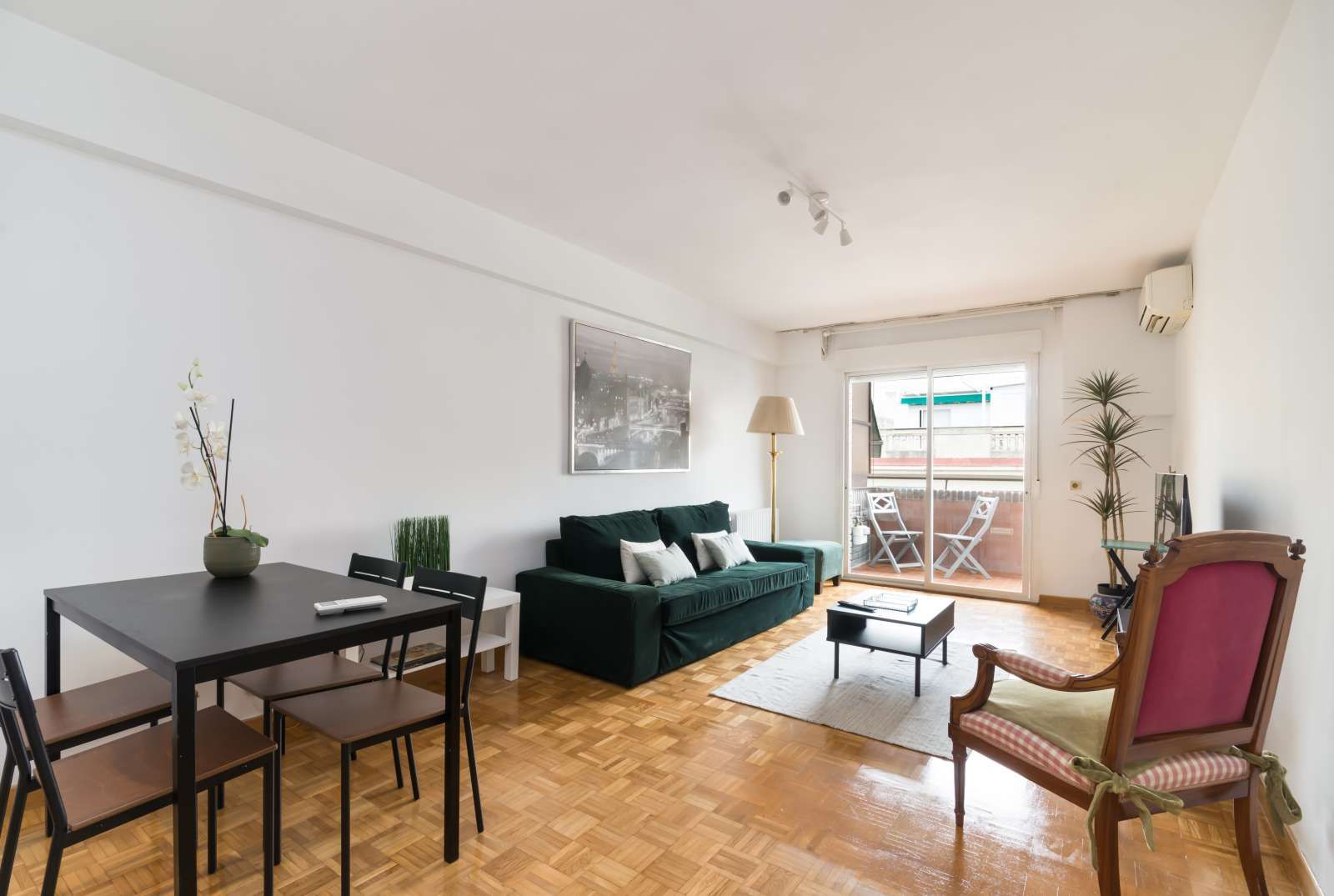 Sala d'estar de Estudi per a compartir en  Madrid Capital amb Aire condicionat, Calefacció i Terrassa