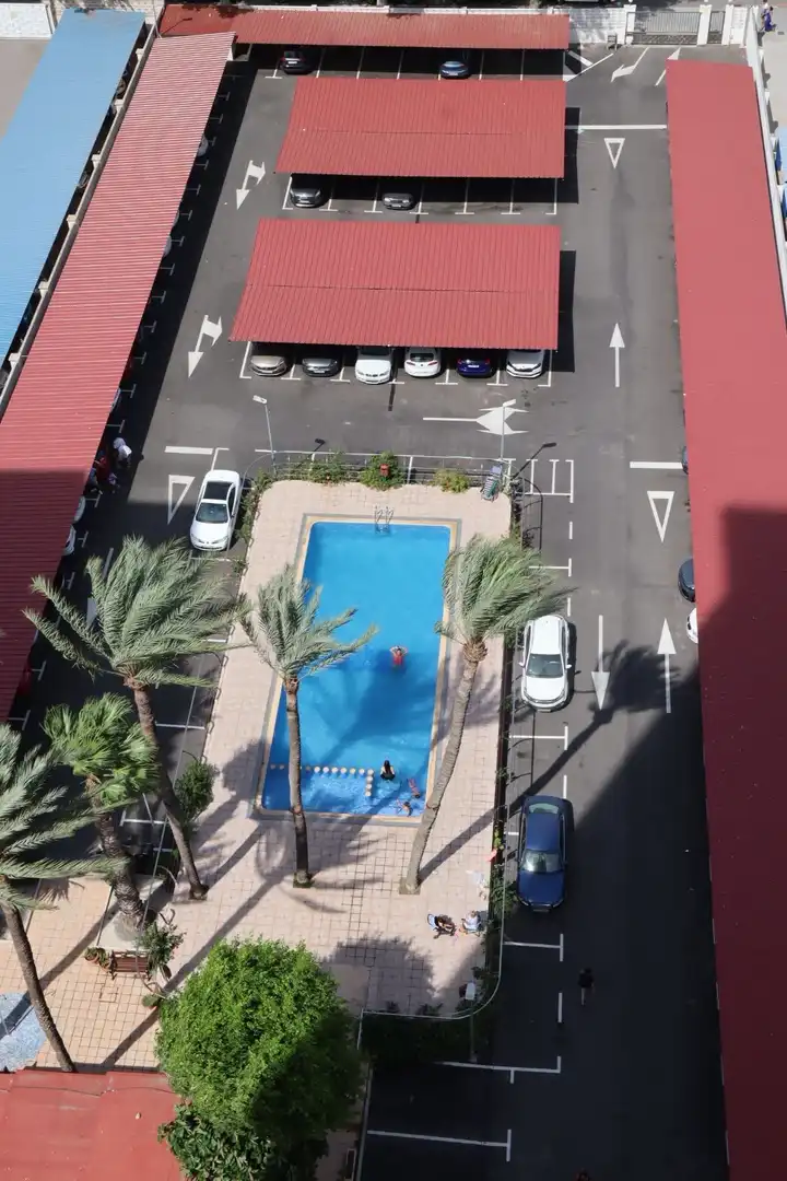 Piscina de Apartament en venda en Benidorm amb Aire condicionat, Terrassa i Moblat