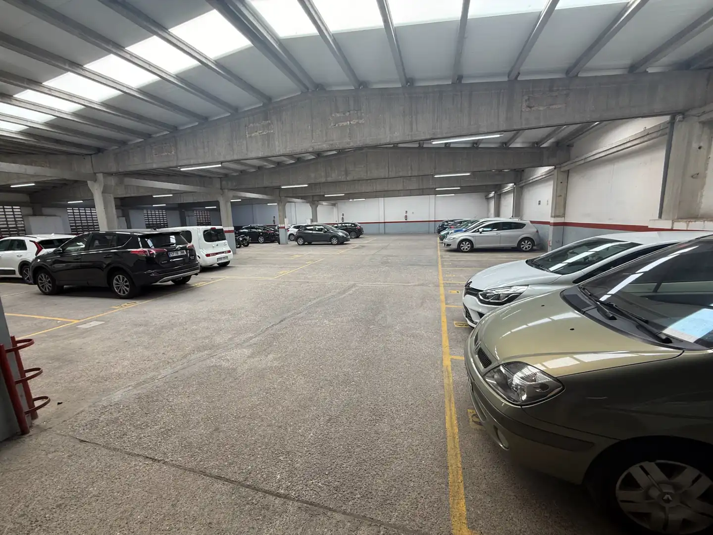 Parkplatz von Wohnung zum Verkauf in Terrassa mit Klimaanlage, Heizung und Terrasse