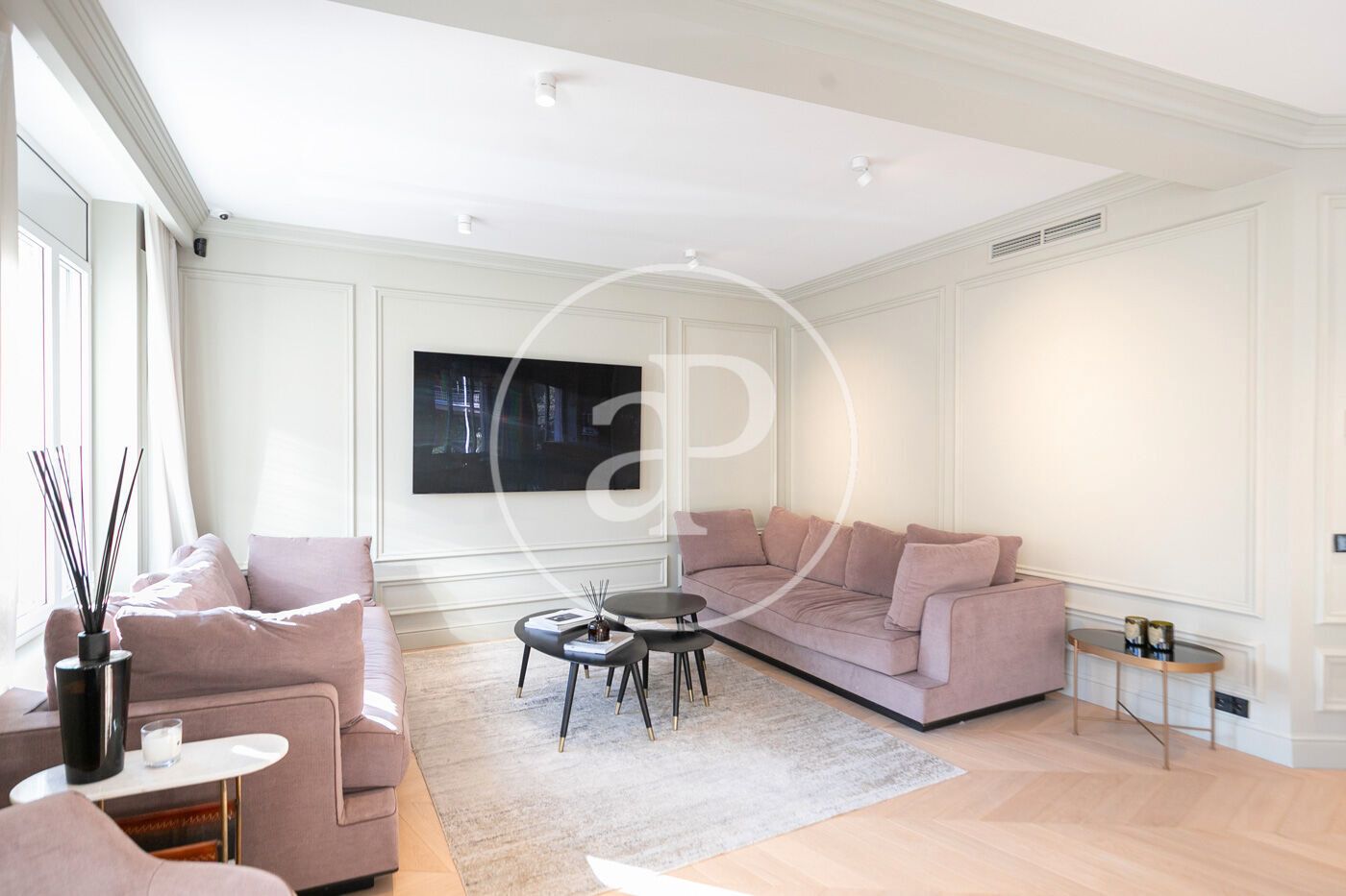 Sala de estar de Piso de alquiler en  Barcelona Capital con Aire acondicionado, Calefacción y Amueblado