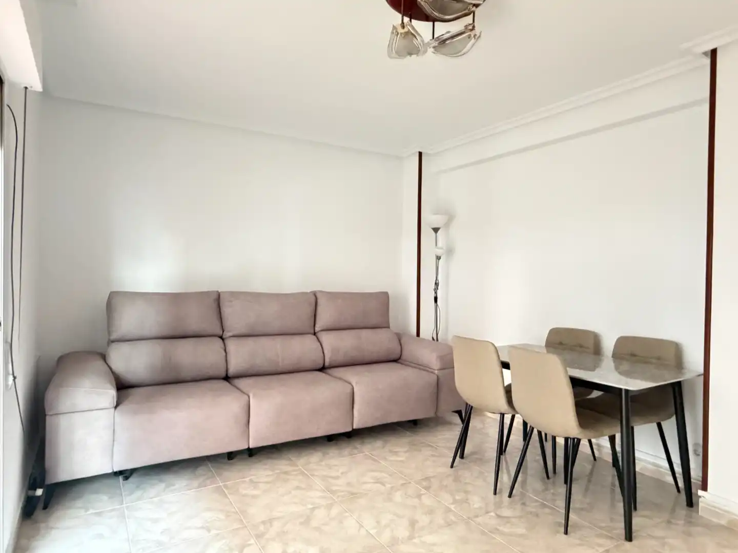 Sala de estar de Piso de alquiler en Plasencia con Aire acondicionado, Amueblado y Balcón