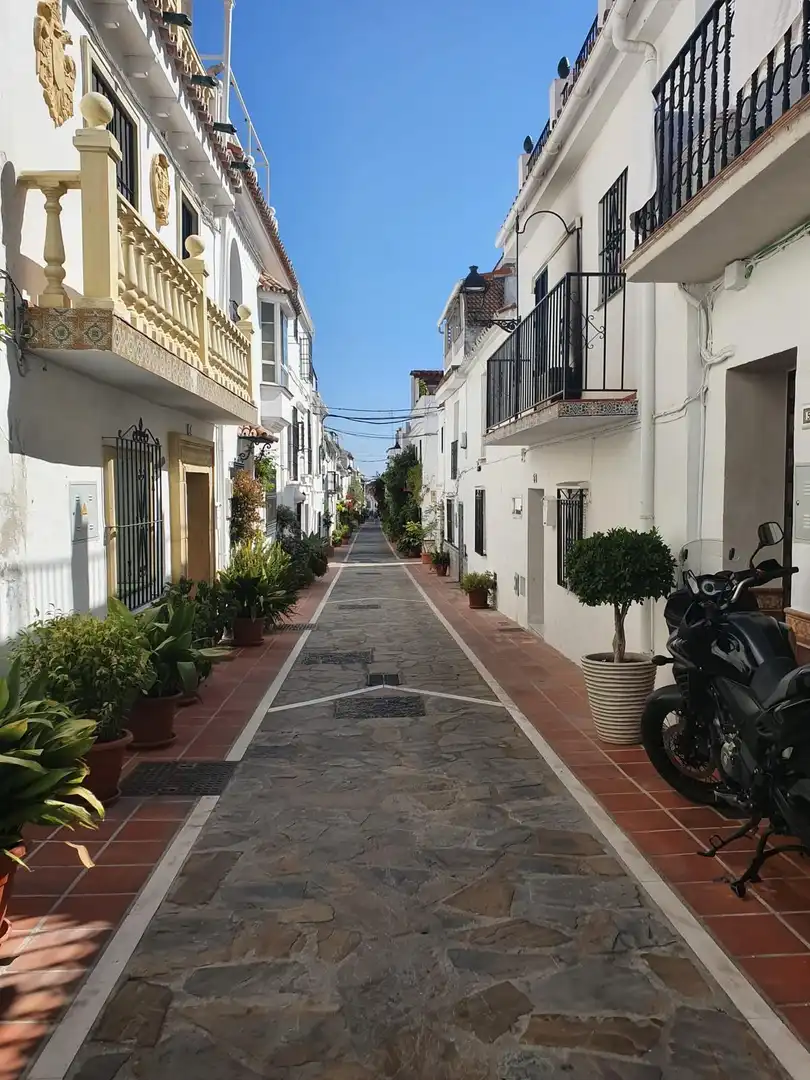Vista exterior de Casa adosada en venta en Marbella con Aire acondicionado, Jardín privado y Terraza