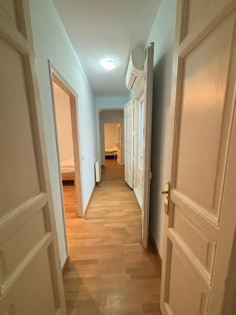 Piso de alquiler en Calle de los Madrazo, Cortes - Huertas