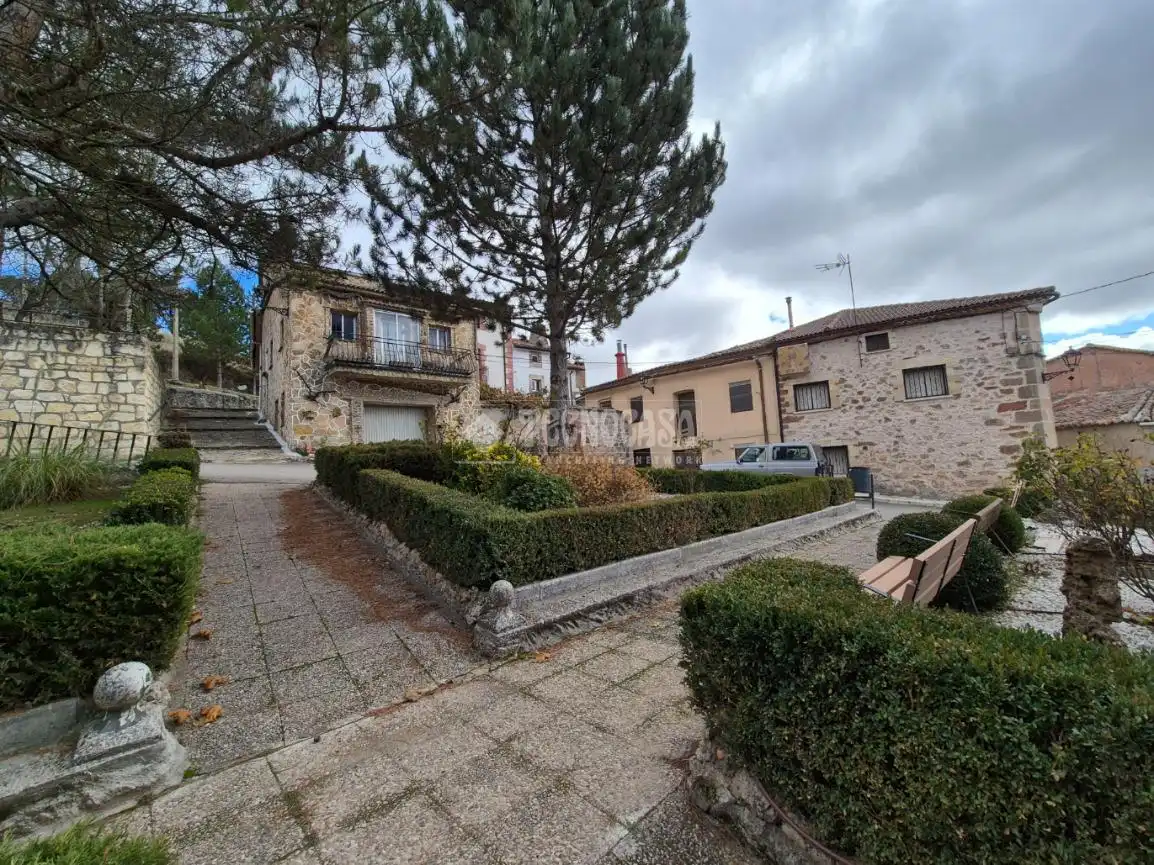 Vista exterior de Casa adosada en venta en Estriégana con Calefacción