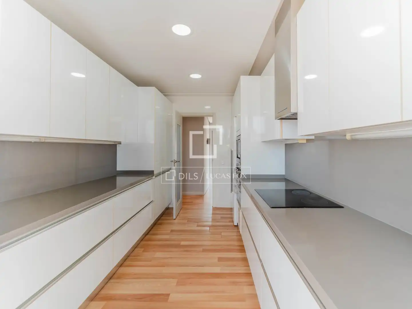 Cocina de Casa o chalet en venta en L'Eliana con Aire acondicionado, Calefacción y Jardín privado