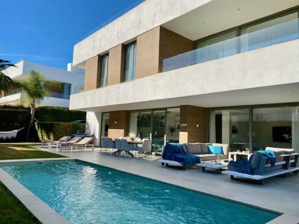 Piscina de Casa o xalet de lloguer en Estepona amb Aire condicionat, Jardí privat i Terrassa