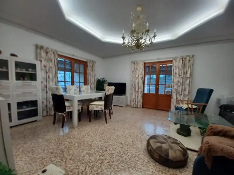 Wohnung zum Verkauf in Montán