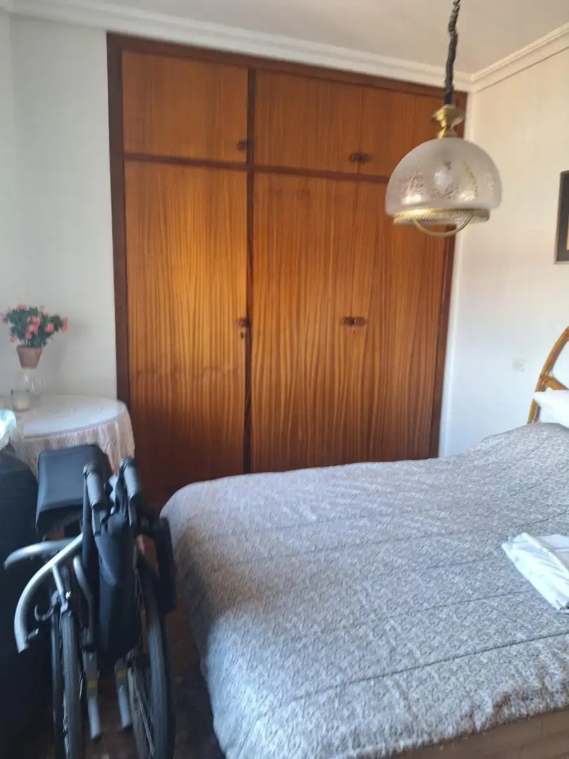 Dormitori de Pis de lloguer en Murcia amb Aire condicionat, Moblat i Balcó
