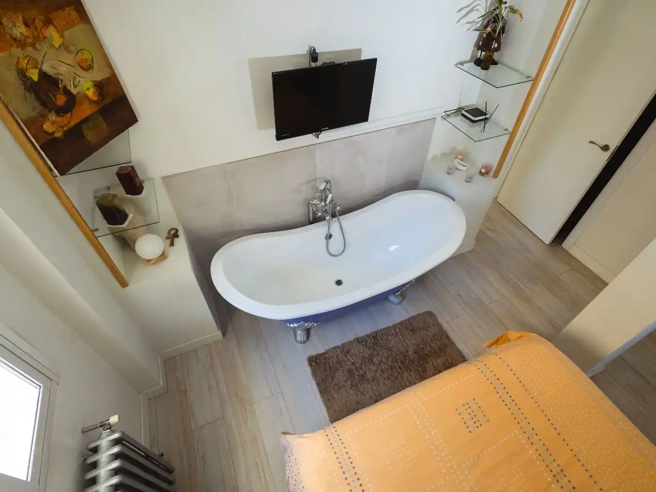 Bany de Apartament de lloguer en Madrid amb Aire condicionat, Calefacció i Moblat