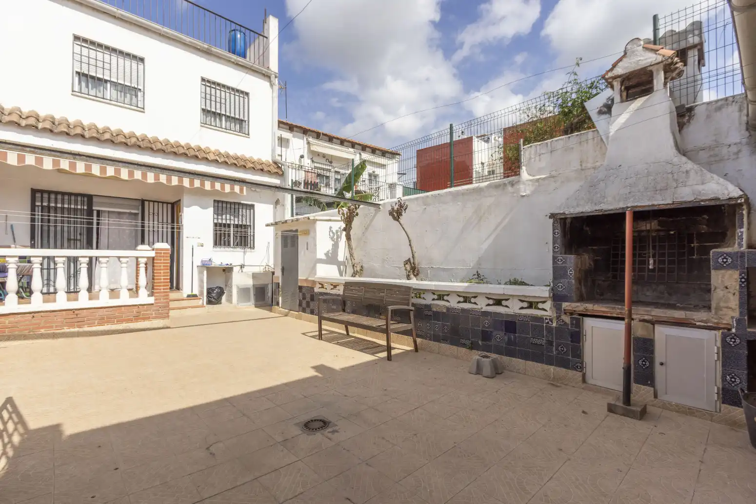 Exterior view of Houses for sale in Valencia  with Heating, Terrace and Storage room
