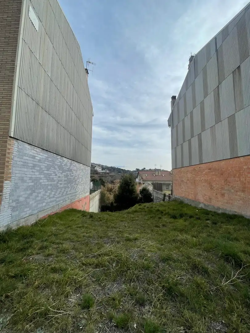 Wohnbaugrundstück zum Verkauf in Berga, imagen 2