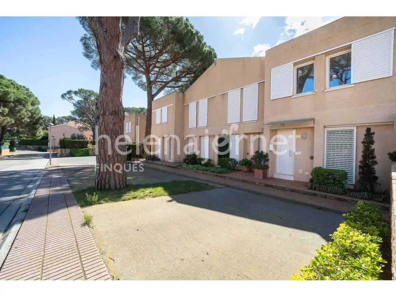 Vista exterior de Casa o xalet en venda en Sant Feliu de Guíxols amb Calefacció, Jardí privat i Terrassa