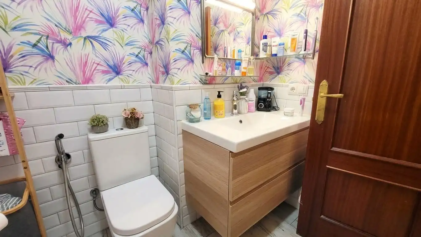Baño de Piso en venta en Rincón de la Victoria con Aire acondicionado, Trastero y Amueblado