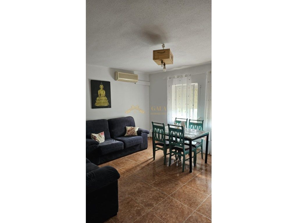 Sala d'estar de Pis en venda en Cáceres Capital amb Aire condicionat i Moblat