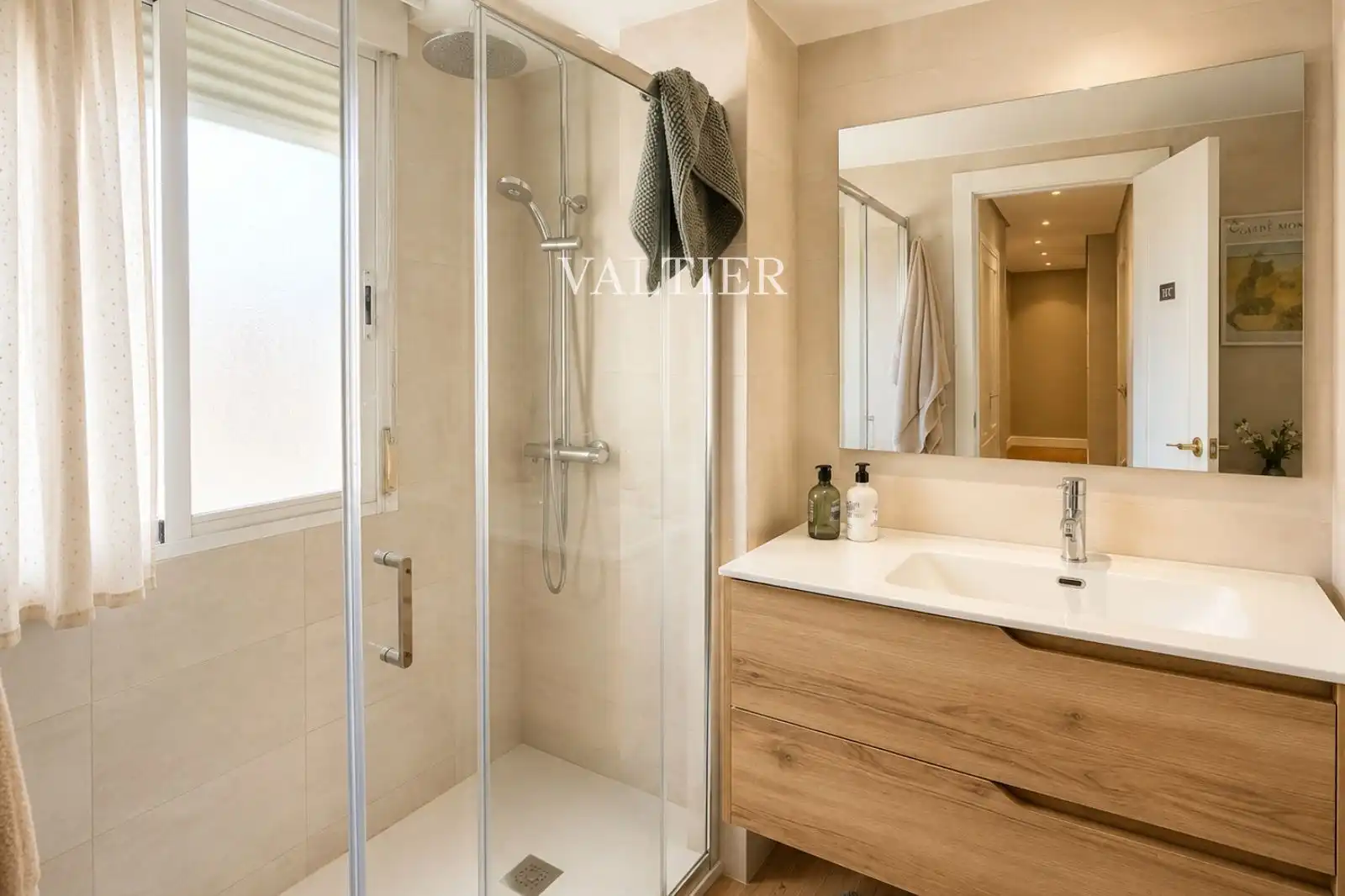 Baño de Piso de alquiler en Madrid con Aire acondicionado y Amueblado
