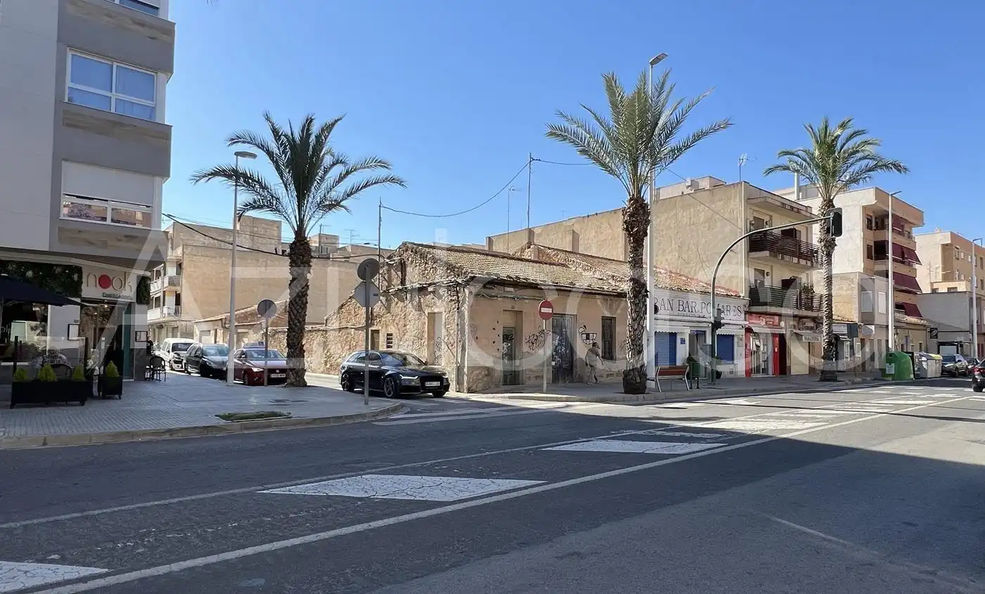 Vista exterior de Residencial en venta en Elche / Elx