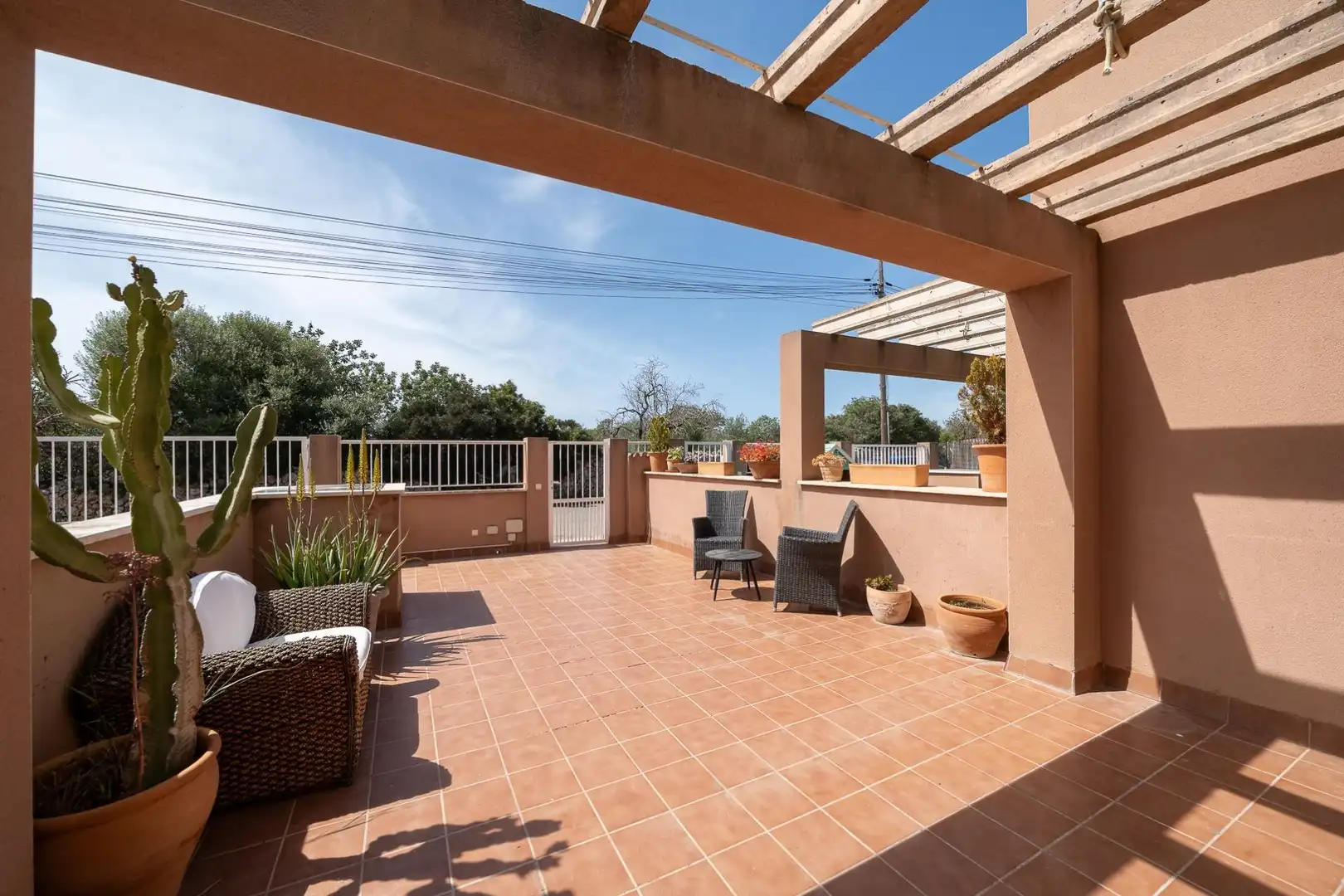 Terrasse von Einfamilien-Reihenhaus zum Verkauf in Felanitx mit Klimaanlage, Terrasse und Abstellraum