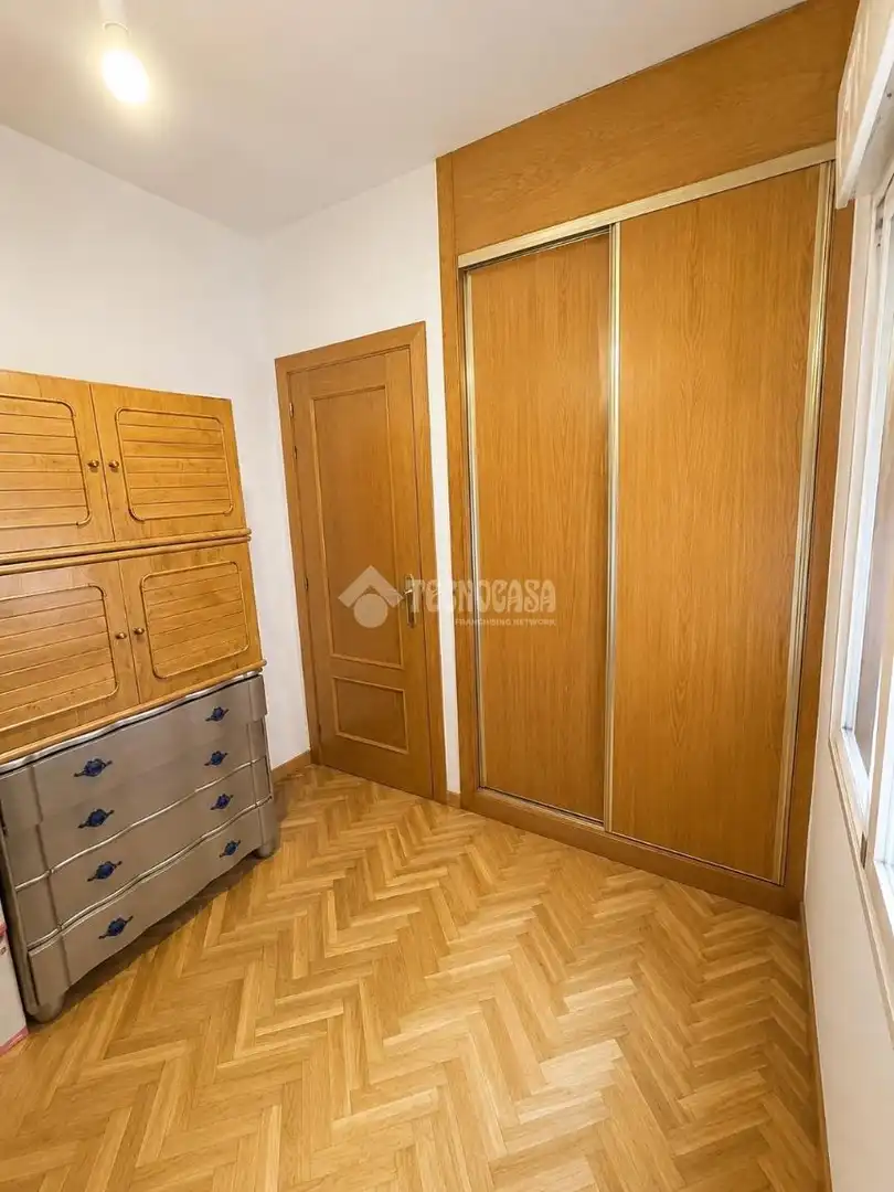 Habitación de Piso en venta en Madrid con Calefacción y Terraza