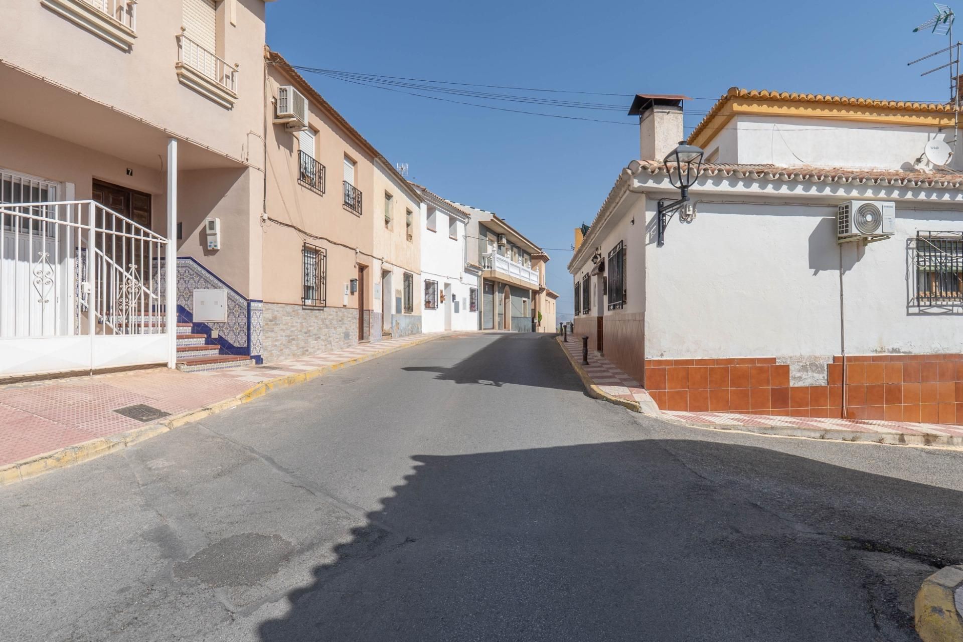 Vista exterior de Casa o xalet en venda en Otura amb Aire condicionat, Terrassa i Traster