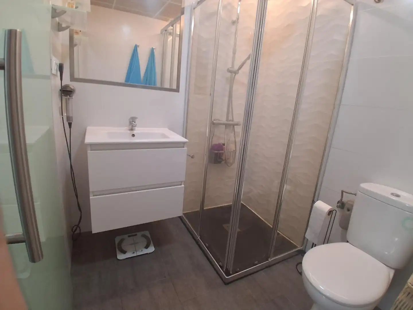 Baño de Piso en venta en Cedillo del Condado con Calefacción y Trastero