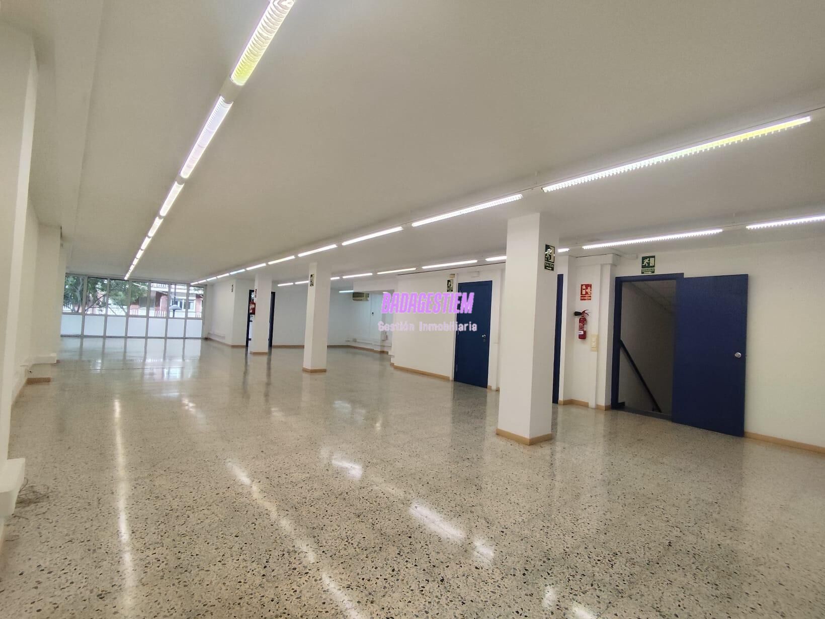 Premises for sale in Avenida Avinguda del President Companys, 112, Centre