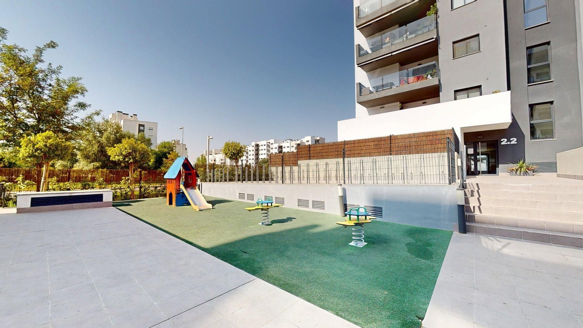 Piso en venta en Poniente-Norte - Miralbaida - Parque Azahara