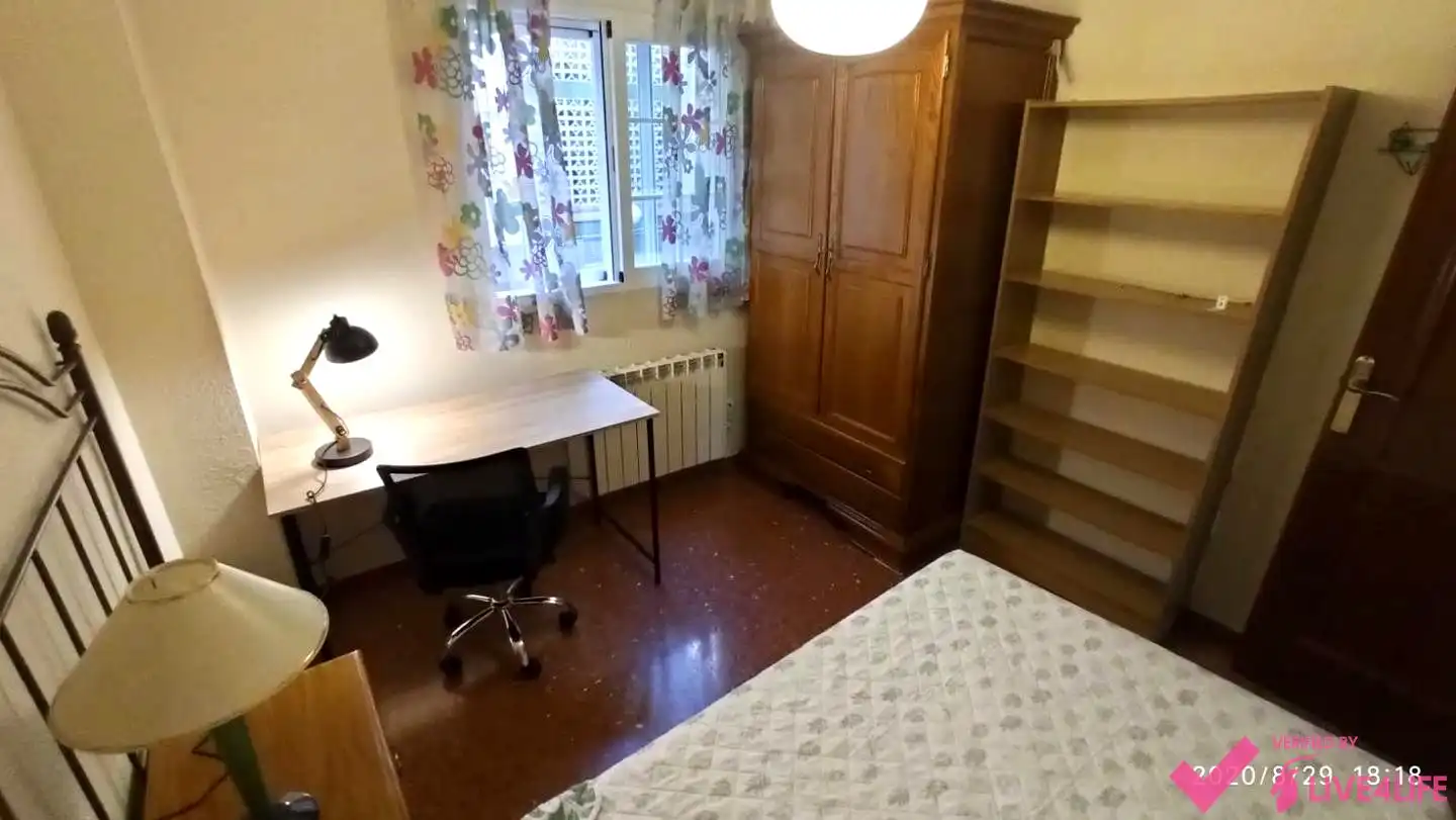 Habitación de Piso de alquiler en Granada con Aire acondicionado, Calefacción y Terraza