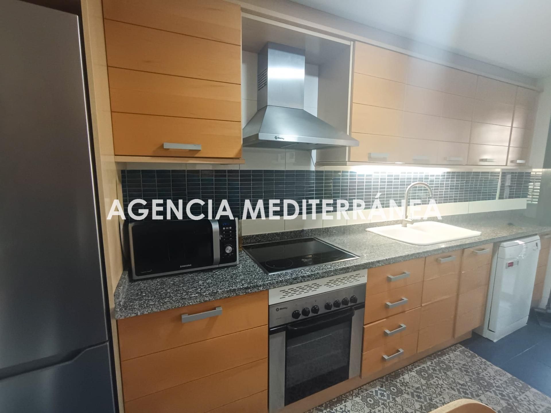 Kitchen of Flat to rent in  Valencia Capital  with Air Conditioner, Heating and Terrace
