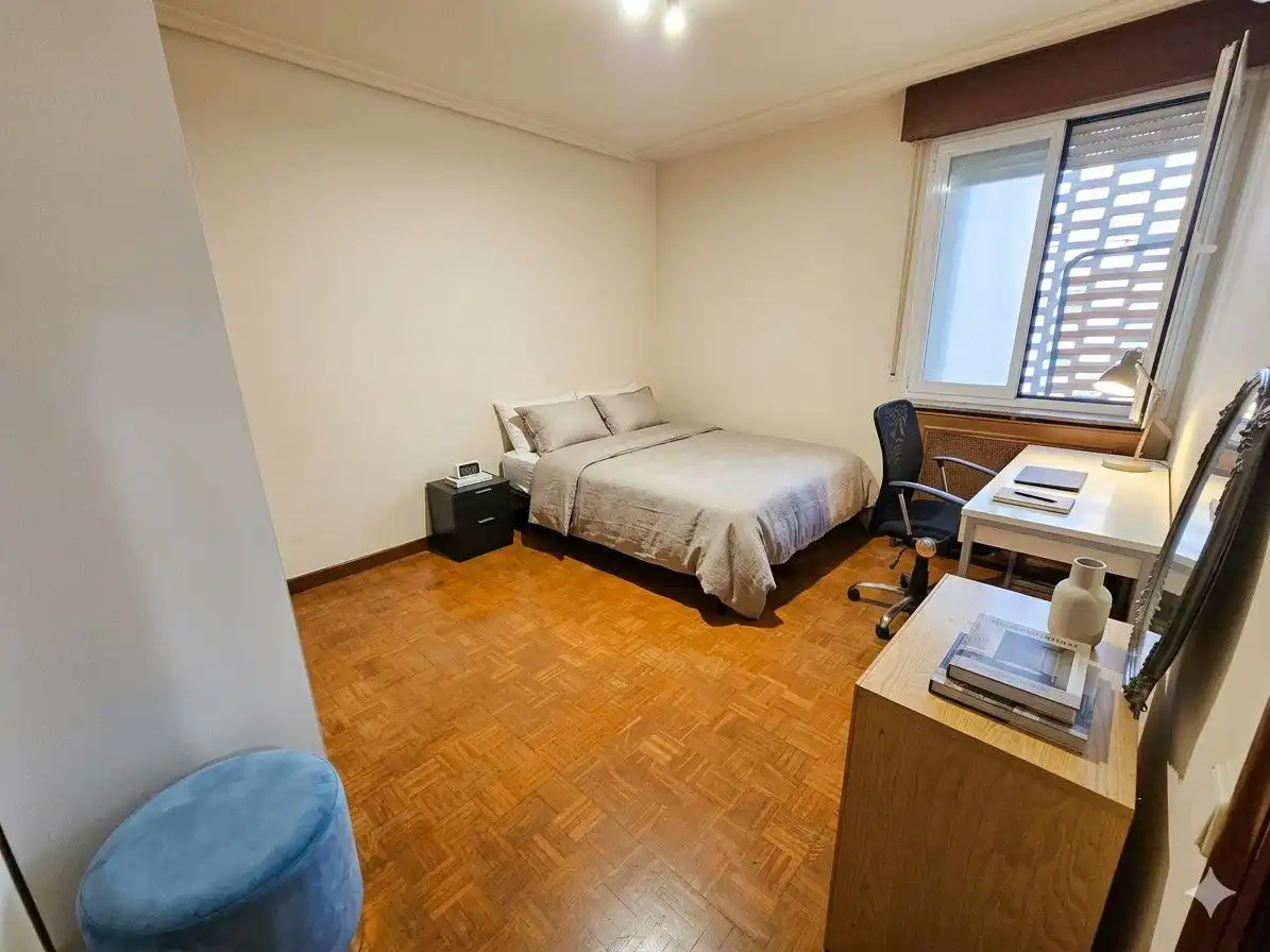 Dormitori de Pis en venda en  Logroño amb Calefacció, Parquet i Terrassa