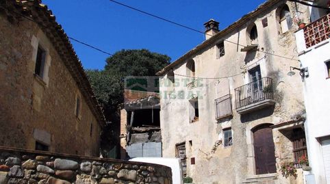 Gran casa pairal en venta para reformar con antiguo proyecto para construir tres viviendas . A 15 km de Girona, imatge 2