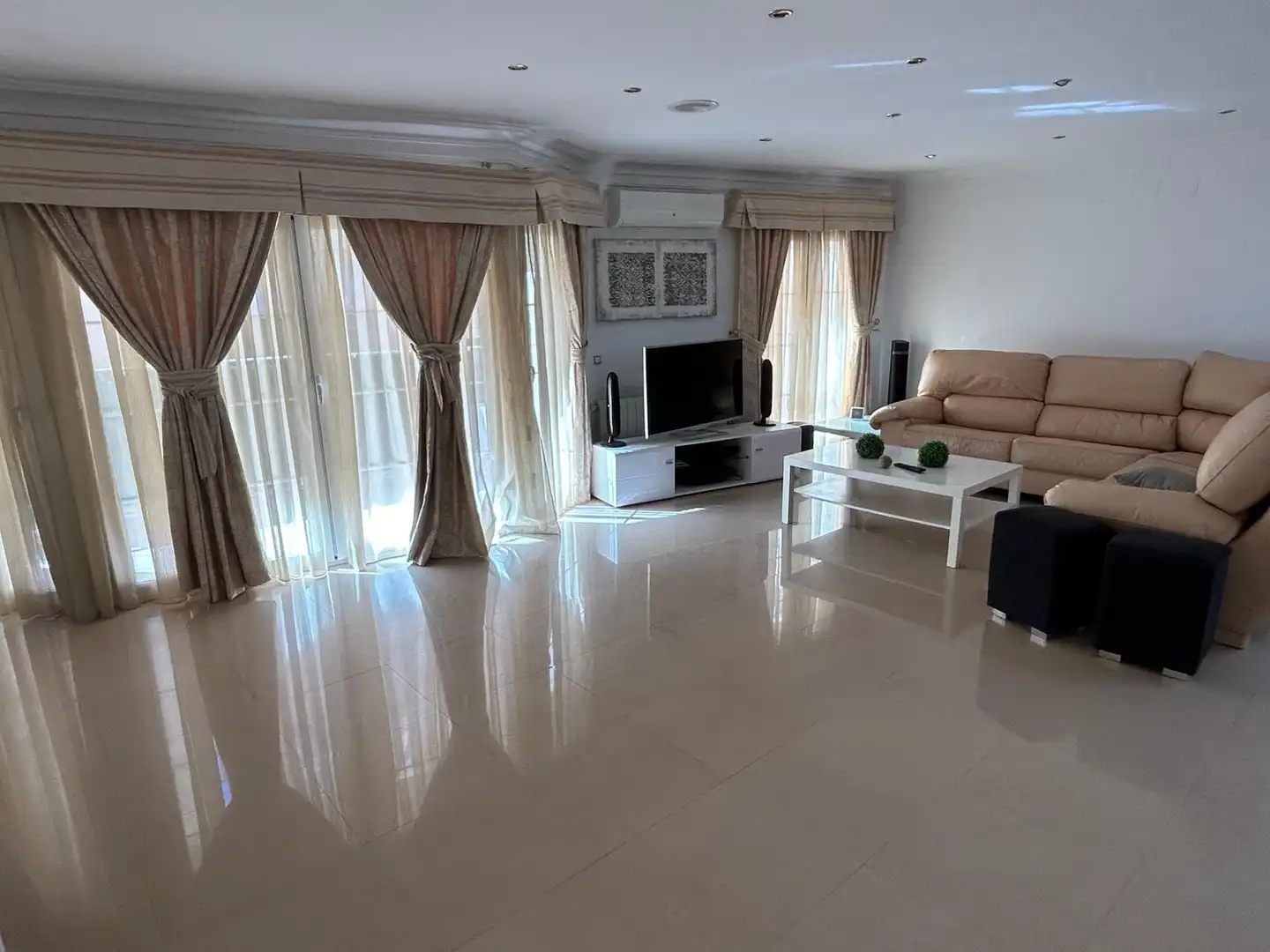 House with terrace for sale in Serra, imagen 3