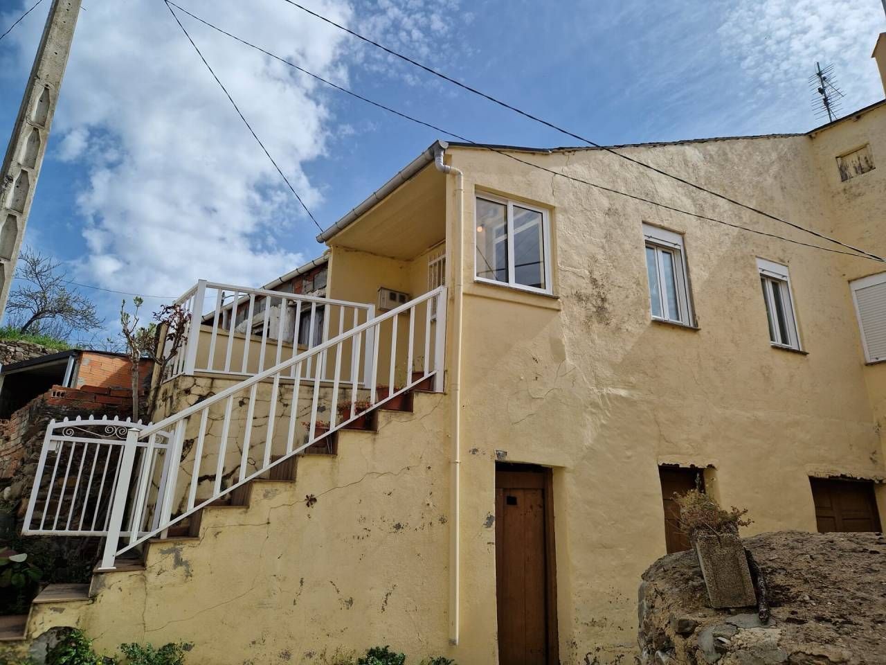 Exterior view of House or chalet for sale in Petín