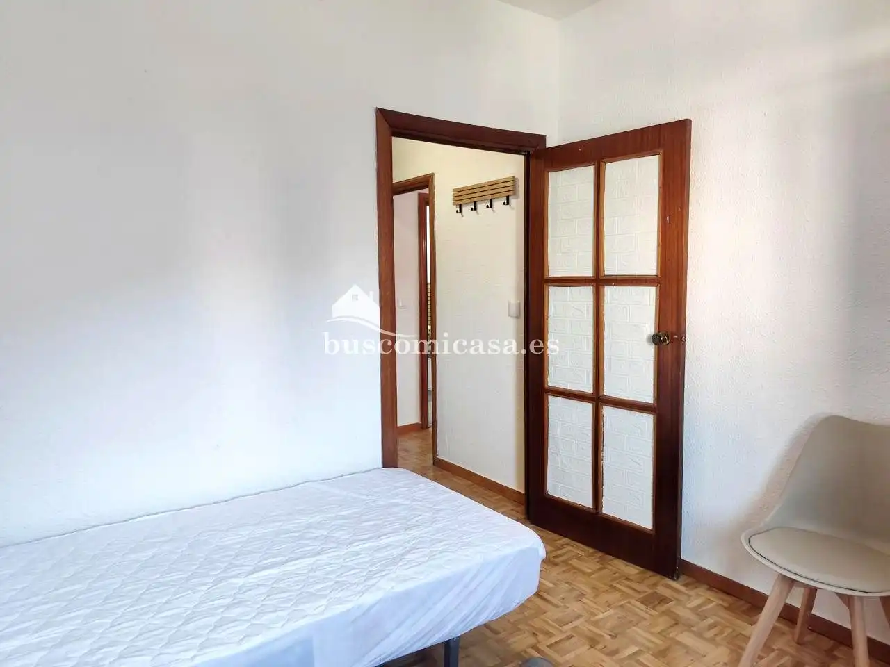 Room in Ruiz Jiménez, Avda de Madrid - Pº de la Estación