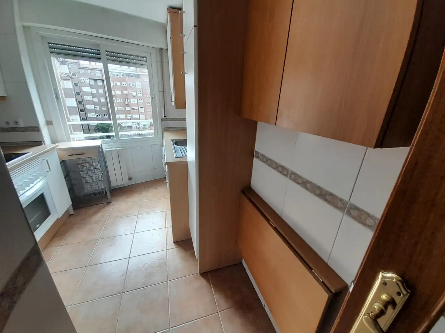 Kitchen of Flat for rent in Madrid  with Air Conditioner, Heating and Storage room