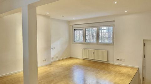 Foto 4 de Planta baja de alquiler en Calle Torpedero Tucuman, Nueva España, Madrid Capital