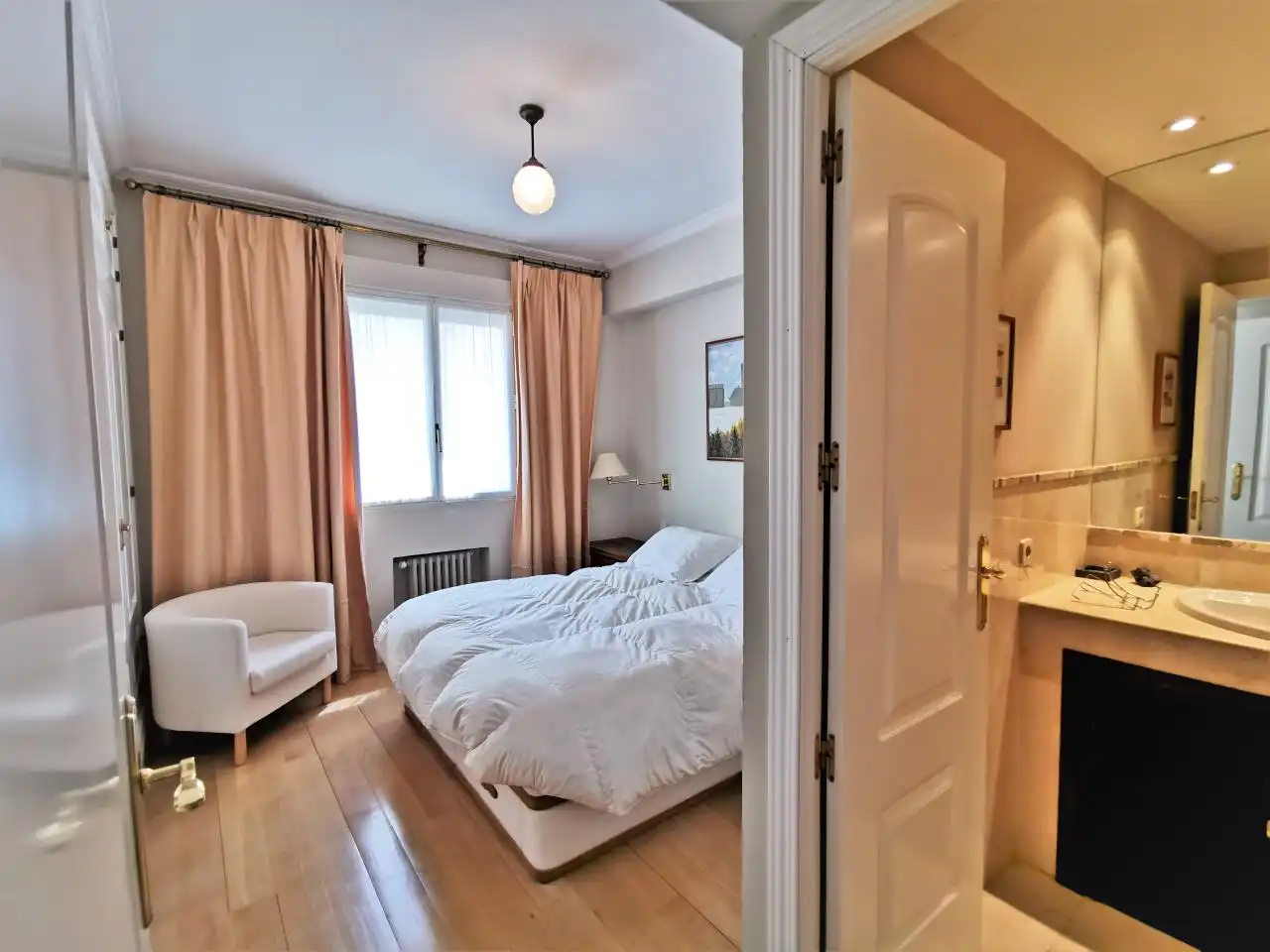 Bedroom of Apartments for rent in Madrid  with Air Conditioner, Heating and Storage room