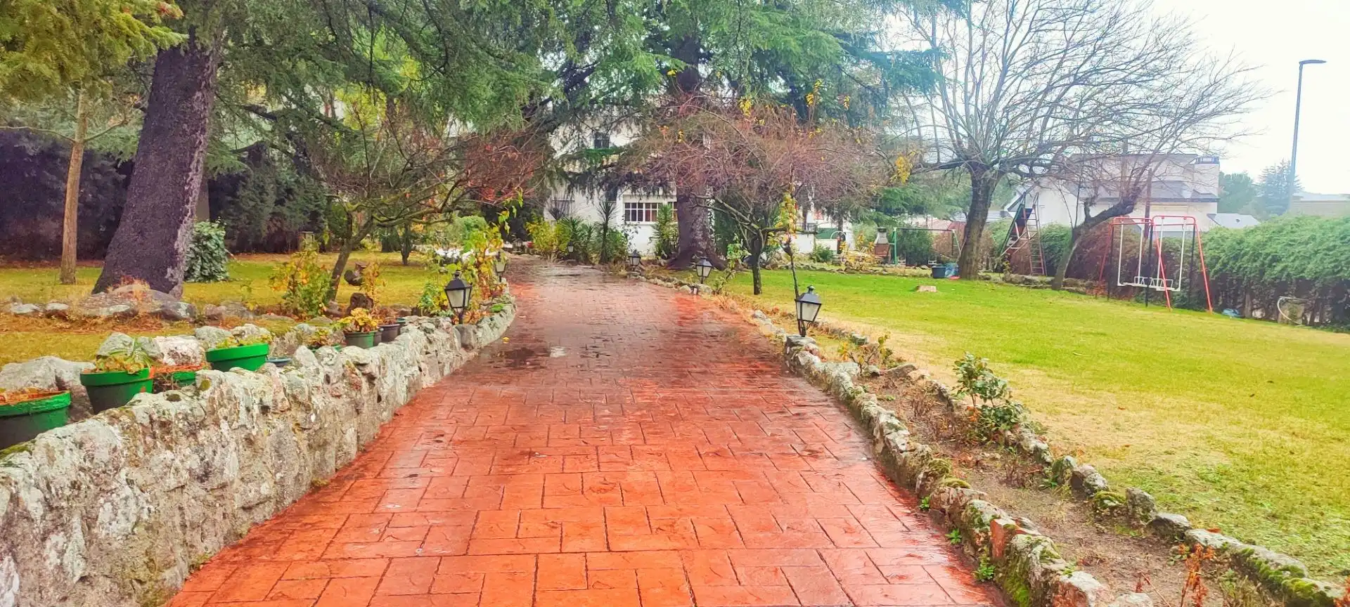 Außenansicht von Haus oder Chalet zum Verkauf in Moralzarzal mit Heizung, Privatgarten und Terrasse