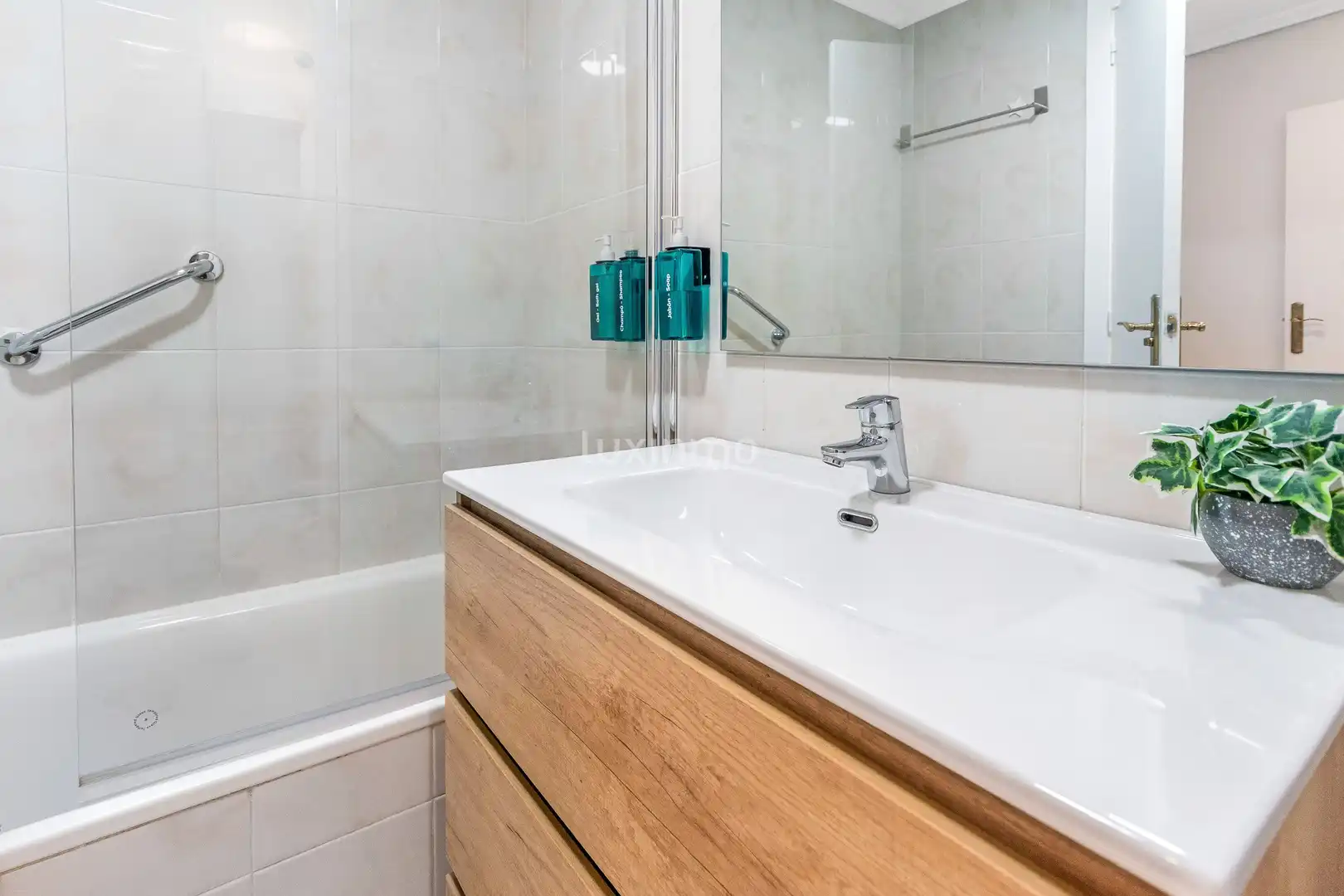 Baño de Finca rústica en venta en Finestrat con Aire acondicionado, Terraza y Trastero