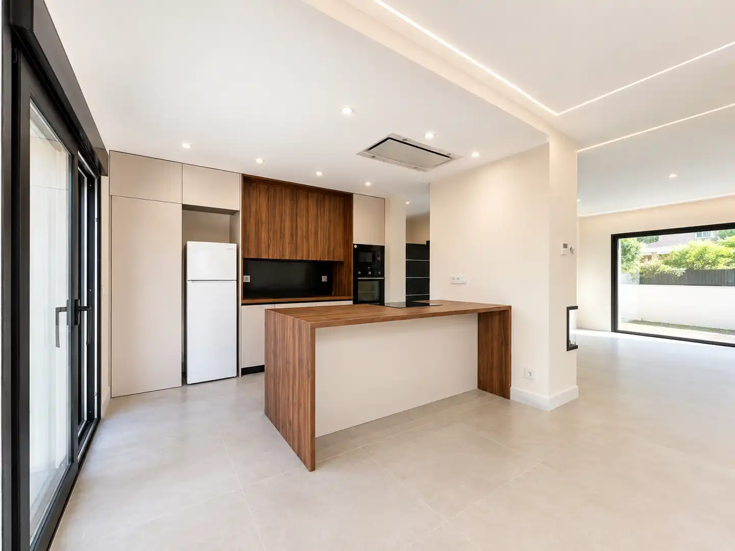 House with pool for sale in Eurovillas, imagen 3
